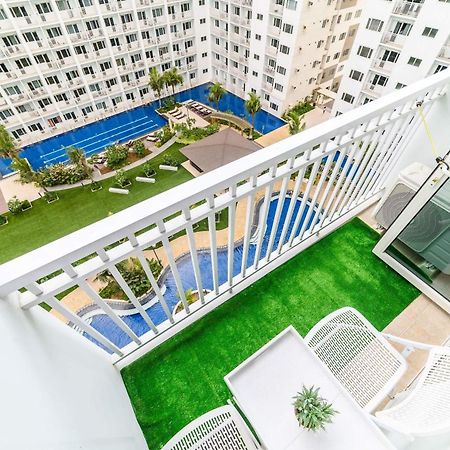 Santiorini At Shore Residences Пасай Экстерьер фото